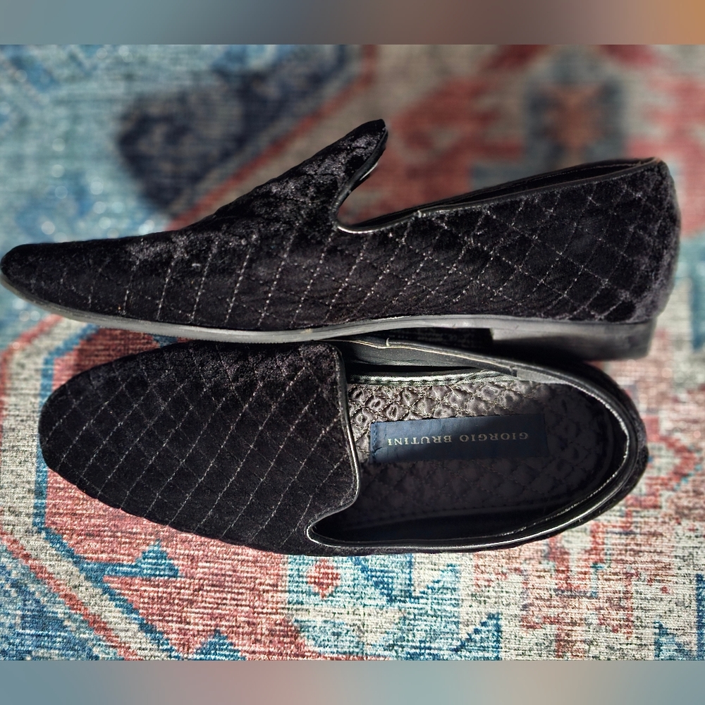 Giorgio Brutini Men's Cress Velvet Loafers (black)
